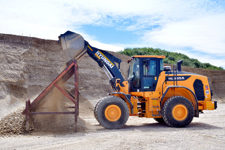 HERBST TIEFBAU OPTS FOR THE NEW HYUNDAI HL955A WHEEL LOADER